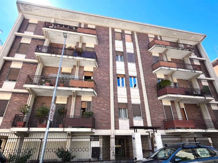 Appartamento quadrilocale in vendita in Via Piave, Porta Mortara, Novara