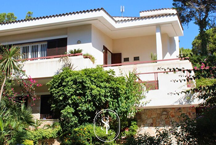 Casa con 14 locali in vendita in Via Pietro Micca, Nardo'
