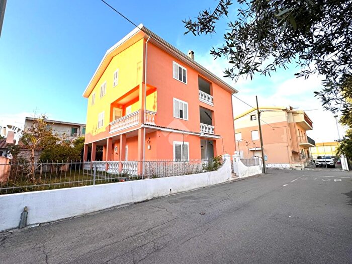 Appartamento trilocale in vendita in Via Luigi Pasteur, Tortoli'