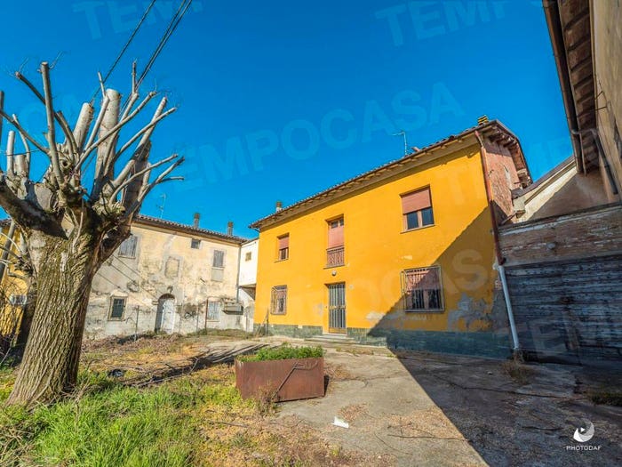 Appartamento con 6 locali in vendita in Via Zamberlane, Casoni, Ravarino