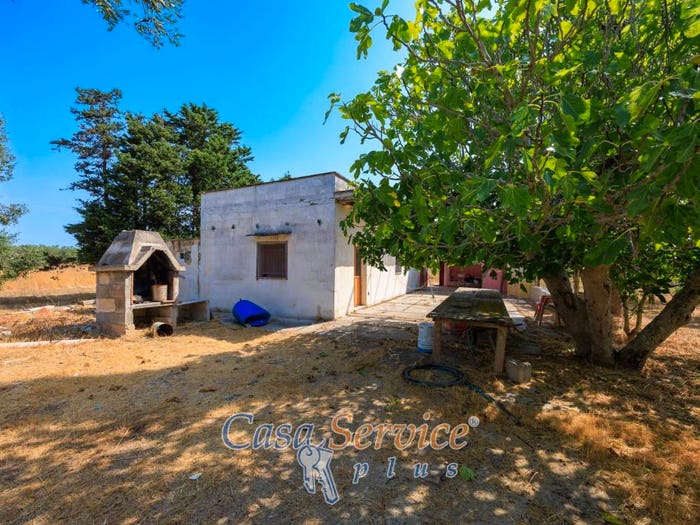 Casa quadrilocale in vendita in Strada Comunale da Coline a Matino, Centro, Matino