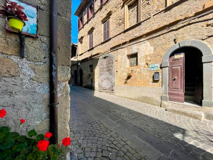Appartamento trilocale in vendita in Via della Fratta, Grotte di Castro