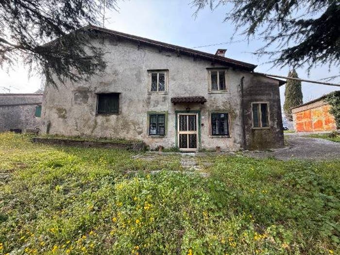 Casa con 6 locali in vendita in Via Motto Bisogno, Roncà