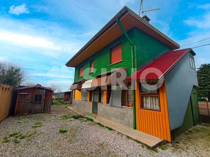 Casa con 5 locali in vendita in Via Codroipo, Castions di Strada