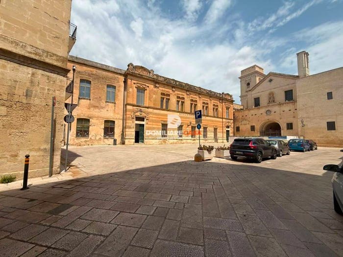 Appartamento con 6 locali in vendita in Via Corte Conte Accardo, Centro Storico, Lecce