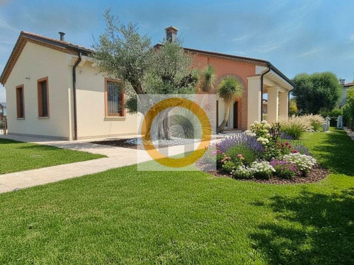 Casa con 5 locali in vendita in Centro, Bassano del Grappa
