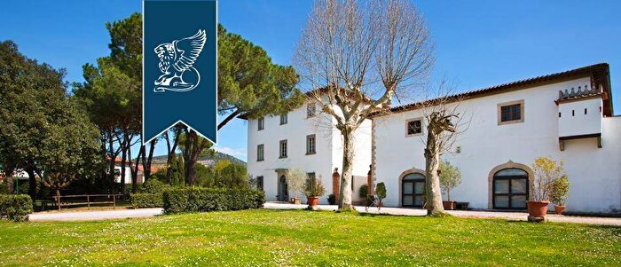 Casa con 6 locali in vendita in Centro, Monsummano Terme