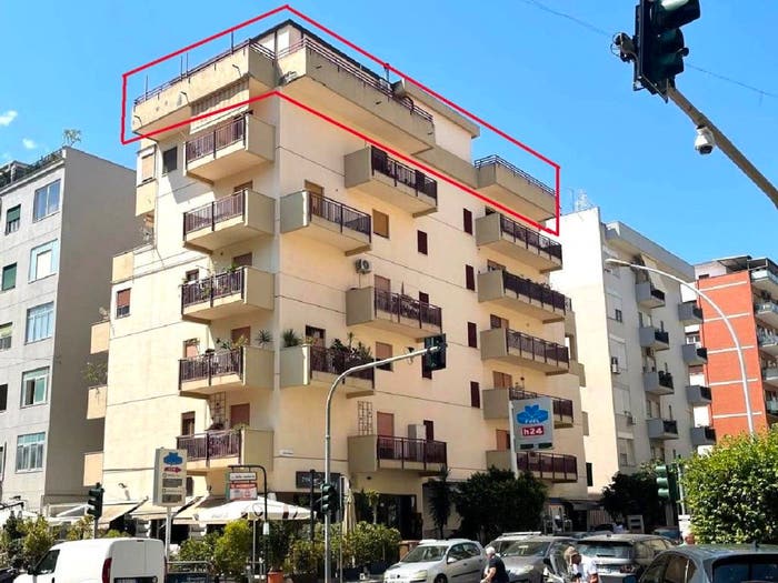 Casa bilocale in vendita in Via Empedocle Restivo, De Gasperi Croce Rossa, Palermo