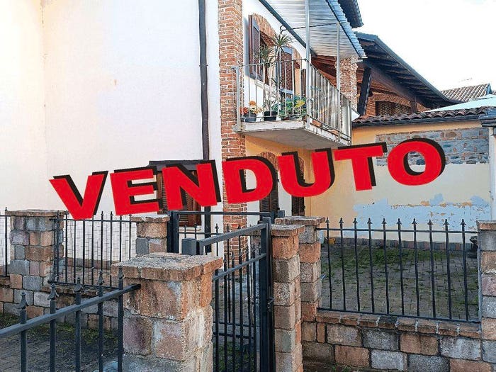 Appartamento trilocale in vendita in Via Cossera, Centro, Front