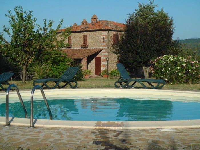 Casa con 6 locali in vendita in Bucine