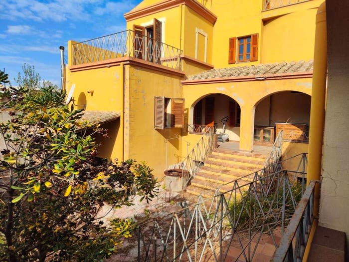 Casa con 6 locali in vendita in Piazza Novembre, Quartu, Quartu Sant'Elena