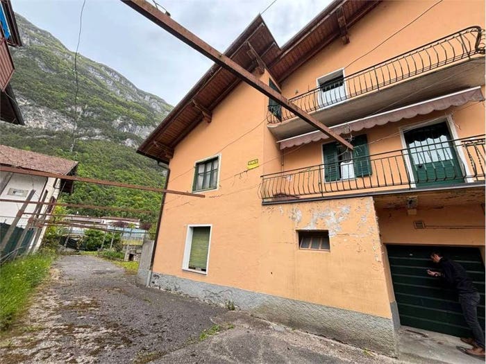 Casa con 6 locali in vendita in VIA FABIO FILZI, Centro, Grigno