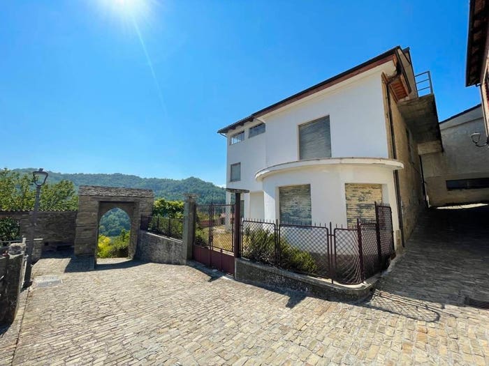Casa con 6 locali in vendita in Via della Porta, San Benedetto Belbo