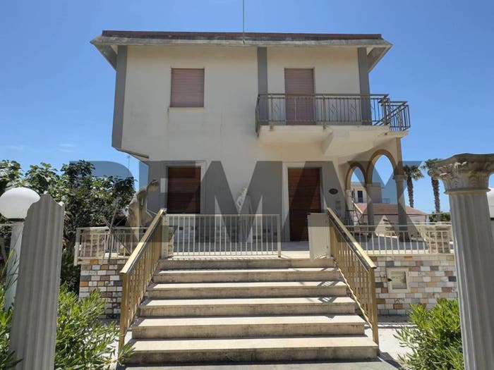 Casa con 6 locali in vendita in Via Piemonte, Porto Palo, Menfi