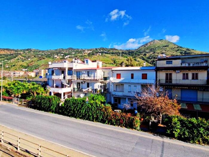 Appartamento trilocale in vendita in Via Sottocastello, Cetraro Marina, Cetraro