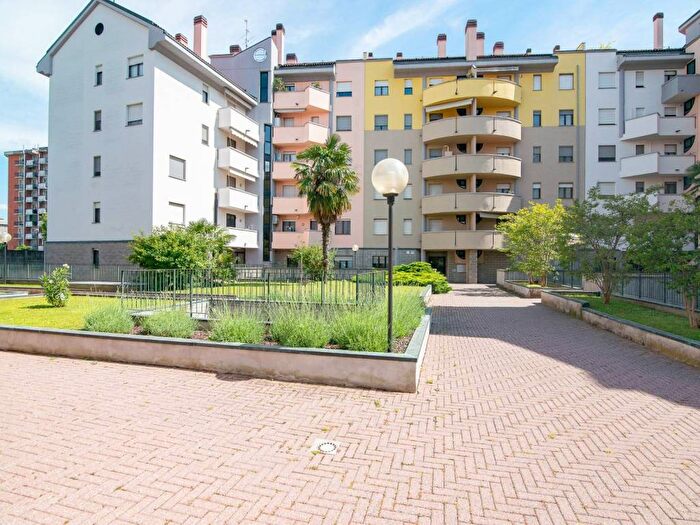 Casa con 5 locali in vendita in Piazza Piero Gobetti, San Fereolo Albarola Faustina, Lodi