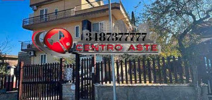 Appartamento trilocale in vendita in Via Caccamo Roma RM Italia, Borghesiana, Roma