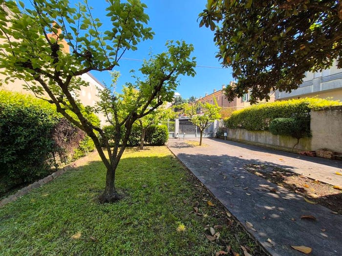 Casa con 6 locali in vendita in Via Amerigo Vespucci, Cattolica