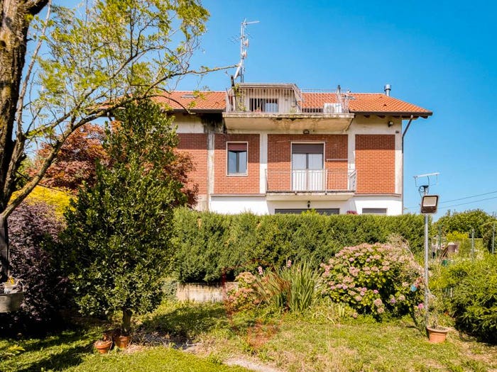 Casa quadrilocale in vendita in Via della Giera, Centro, Bernareggio