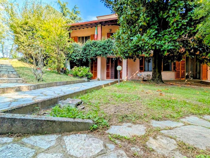 Casa con 6 locali in vendita in Via Regina Adelaide, Massaua, Torre d'Isola