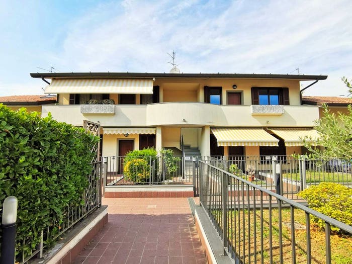 Appartamento trilocale in vendita in Via Lorenzo Lotto, Brignano Gera d'Adda