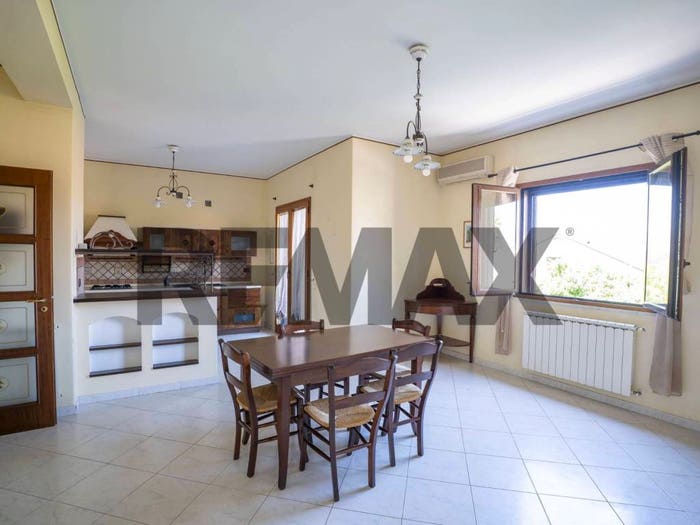 Appartamento con 6 locali in vendita in Via Vincenzo Bellini, Centro, Gravina di Catania