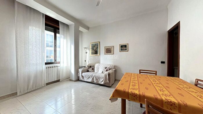 Appartamento trilocale in vendita in Via Petrarca, Lissone