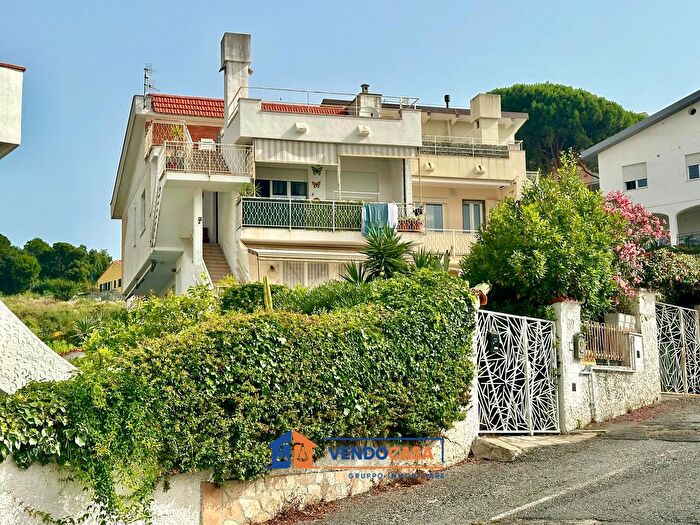 Casa quadrilocale in vendita in Via Santa Libera, Boissano