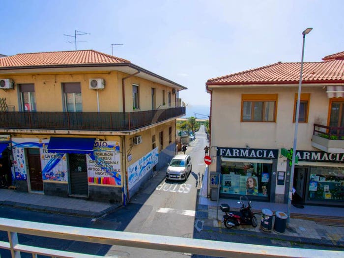 Appartamento trilocale in vendita in Via Tripoli, Ficarazzi Gallinaro, Aci Castello