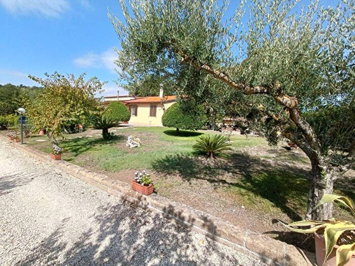 Casa quadrilocale in vendita in Via della Riserva Carbucceto, Osteria Nuova, Roma
