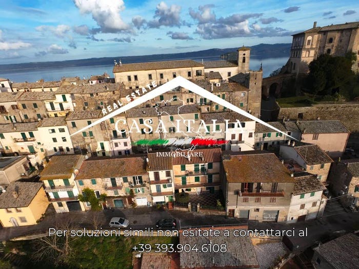 Appartamento trilocale in vendita in Via delle Coste, Capodimonte