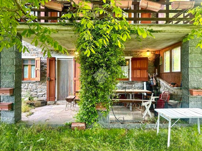 Casa quadrilocale in vendita in Via Monte Piazza, Livo