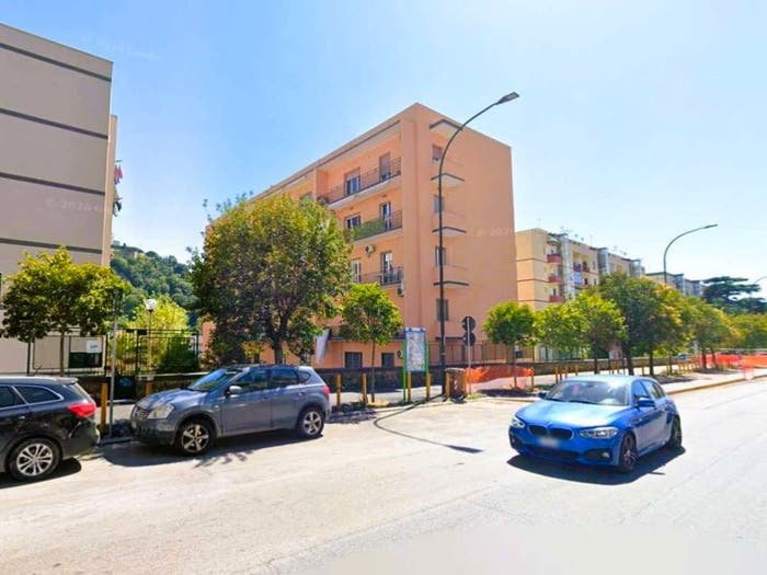 Appartamento quadrilocale in vendita in via GIULIO CESARE, Fuorigrotta, Napoli