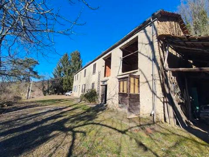 Casa con 6 locali in vendita in Monastero Bormida