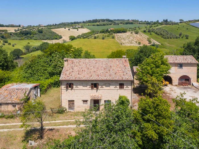 Appartamento con 6 locali in vendita in Contrada Alberotondo, Macerata