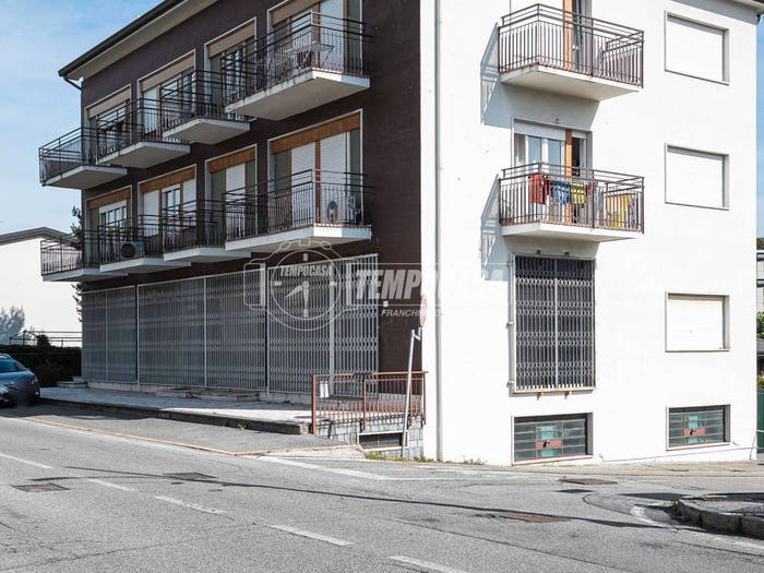 Casa quadrilocale in vendita in Via Monte Santo, Centro, Inverigo