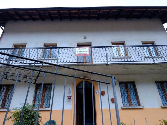 Casa quadrilocale in vendita in Piazza Sant'Anna, Fornero, Valstrona