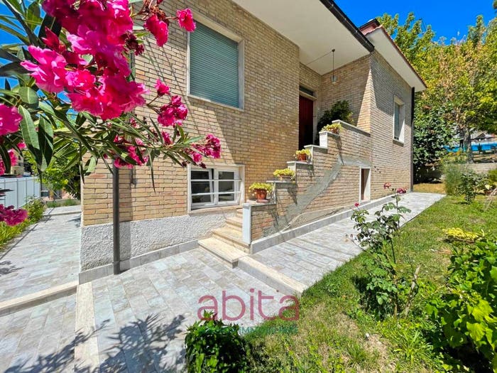 Casa con 6 locali in vendita in Via Cesare Battisti, Piattoni Villa Sant'Antonio, Castel di Lama