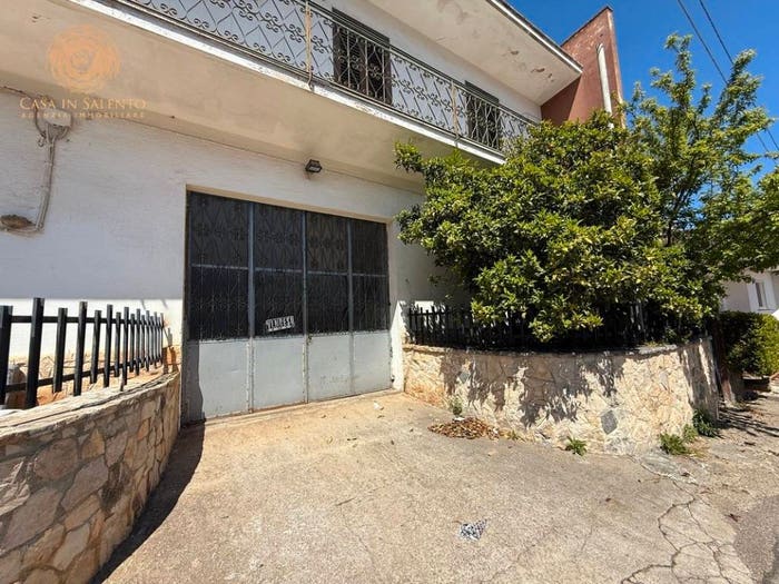 Appartamento con 6 locali in vendita in Via dei Caduti, Centro, Alessano