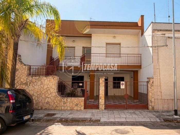Casa con 5 locali in vendita in Castri di Lecce