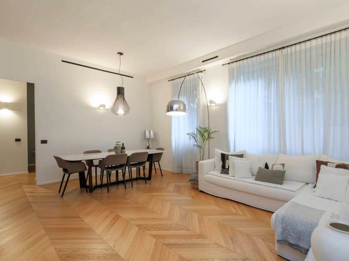 Appartamento quadrilocale in vendita in Corso Monforte, Palestro, Milano