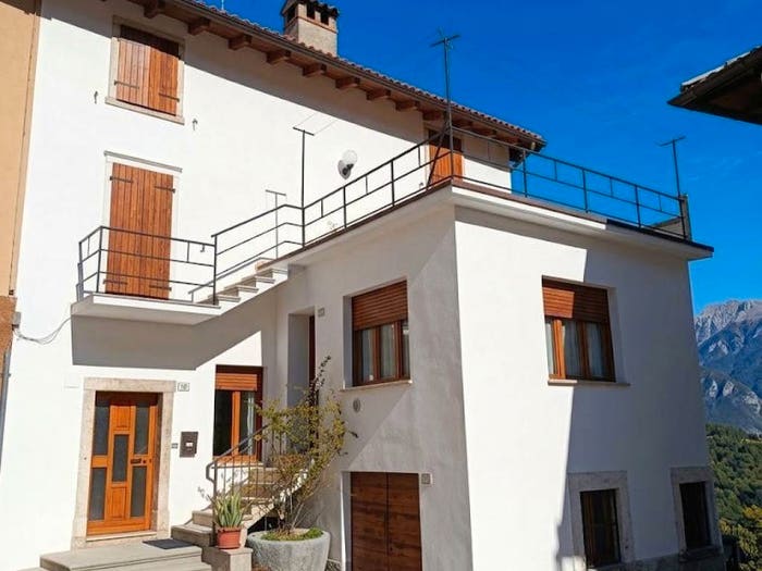 Casa con 5 locali in vendita in Piazza San Marco, Pai, Torri del Benaco
