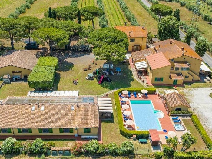 Casa con 6 locali in vendita in Cecina Centro, Cecina