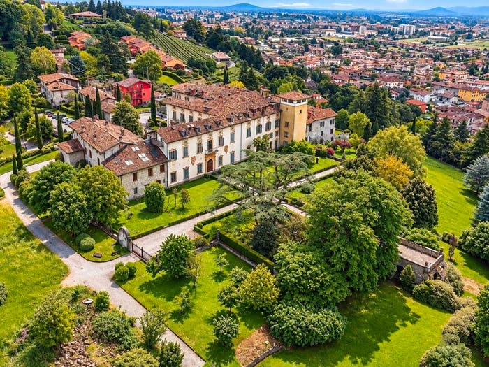 Appartamento con 5 locali in vendita in Via Castello, Cenate Di Sotto, Cenate Sotto