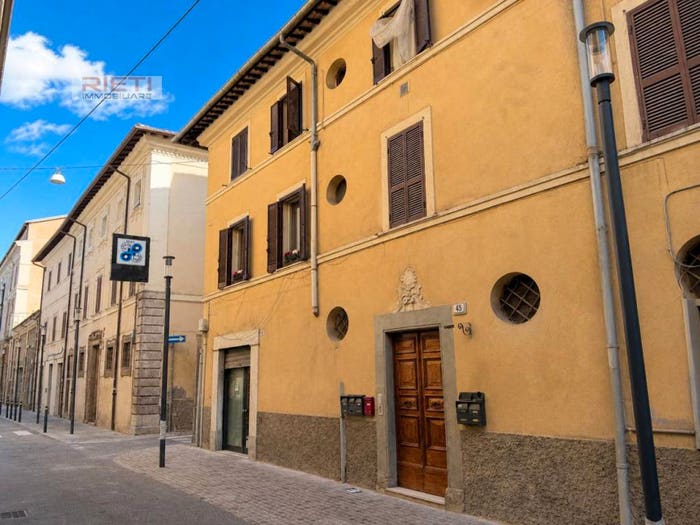 Appartamento trilocale in vendita in Via Terenzio Varrone, Rieti