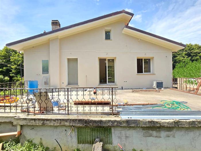 Casa con 6 locali in vendita in Camaiore Paese, Camaiore