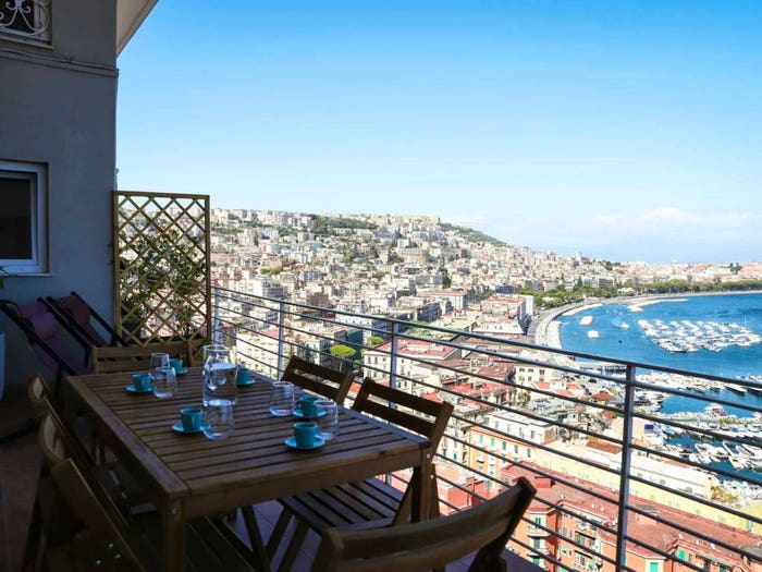 Appartamento trilocale in affitto in Via Orazio, Posillipo, Napoli