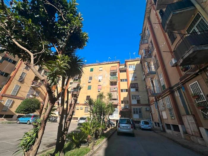 Appartamento trilocale in vendita in Via dell'abbondanza, Piscinola, Napoli
