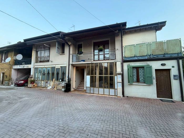 Casa con 6 locali in vendita in Via Montechiaresa, Calvisano
