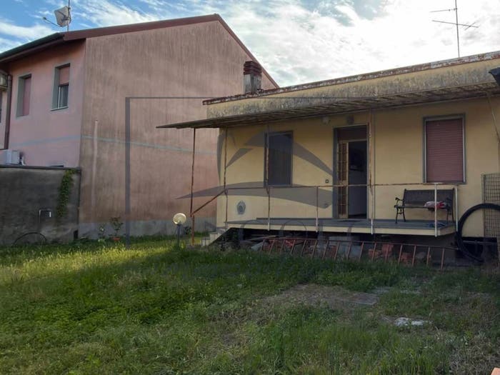 Casa trilocale in vendita in Via Bruno Buozzi, Centro, Arluno